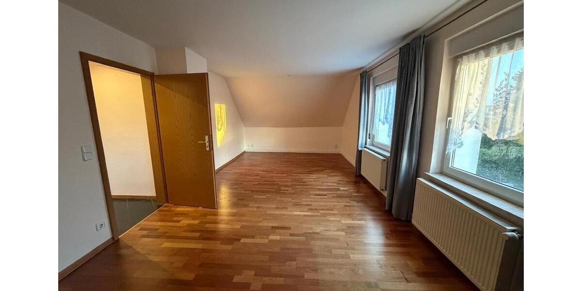 Dachgeschoßwohnung Remscheid Reinshagen - 1 Zimmer, 68 m&sup2;, 660&euro; | Angebot:26060263