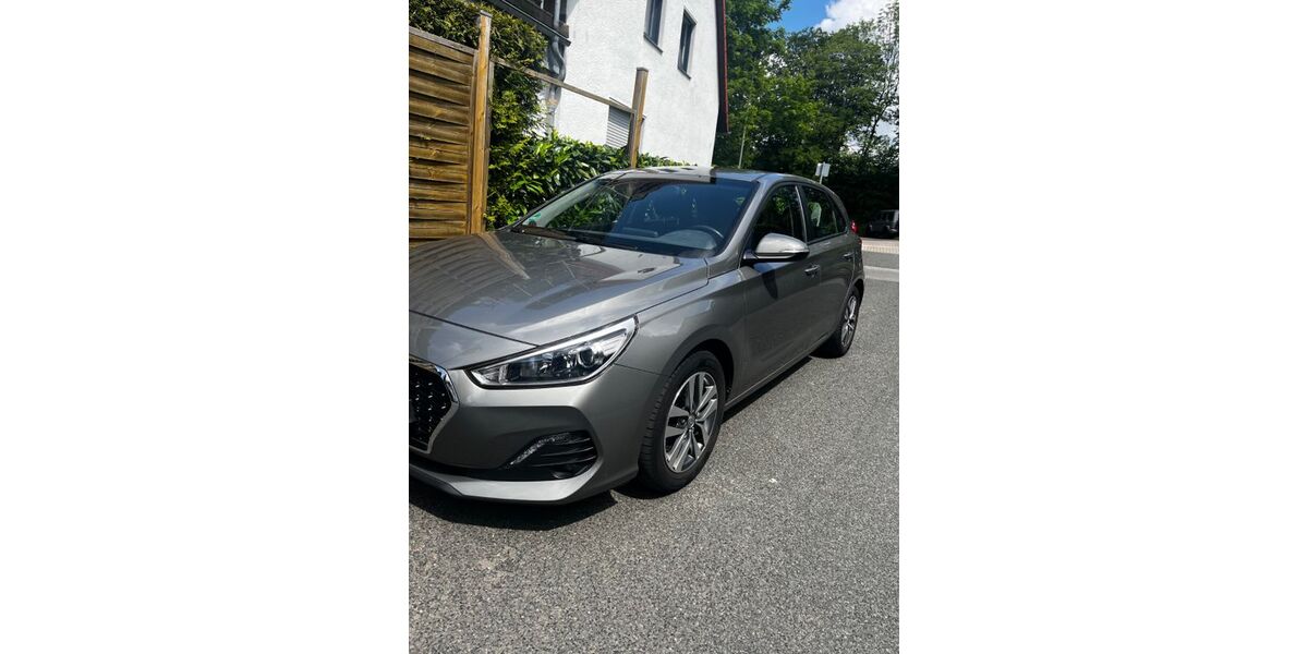 Hyundai i30 48.750 km 15.750 &euro; Hattingen 45525