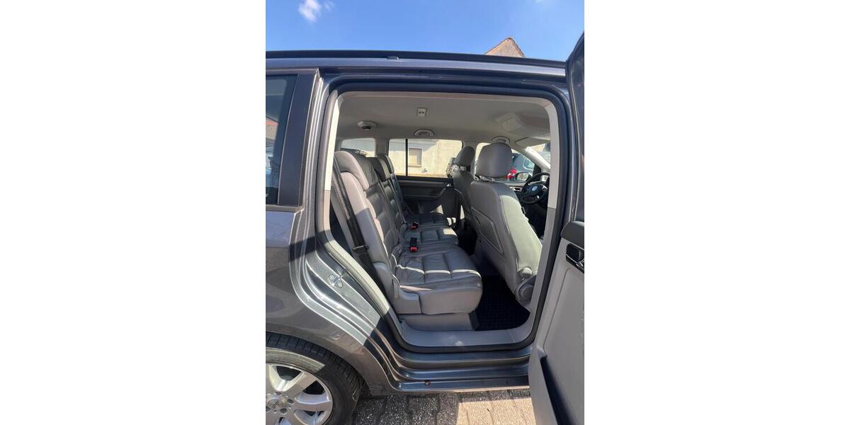 VW Touran 160.500 km 4.799 &euro; Witten 58454