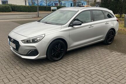 Hyundai i30 115.000 km 14.300 &euro; Duisburg 47226