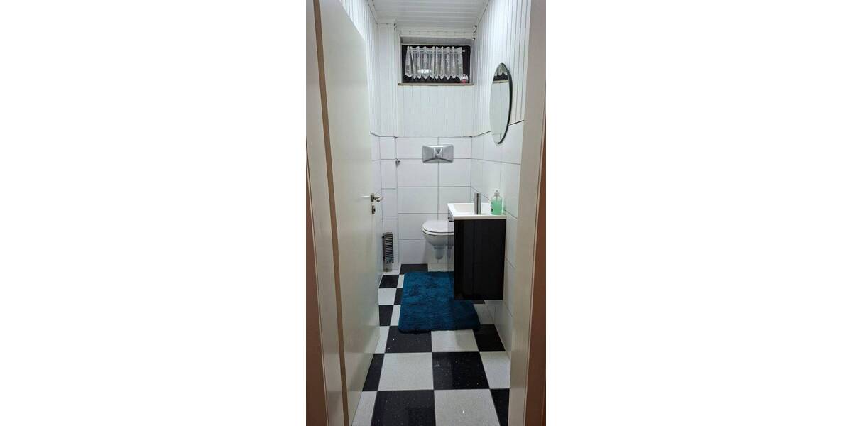 Reihenmittelhaus Velbert Mitte - 7 Zimmer, 160 m&sup2;, 420.000&euro; | Angebot:26258304