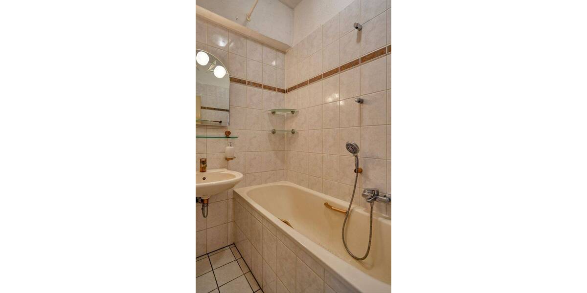 Etagenwohnung Bochum Innenstadt - 5 Zimmer, 115 m&sup2;, 249.000&euro; | Angebot:26037414