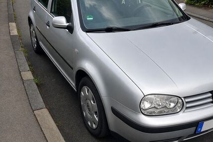VW Golf 275.000 km 800 &euro; Schalksmühle 58579