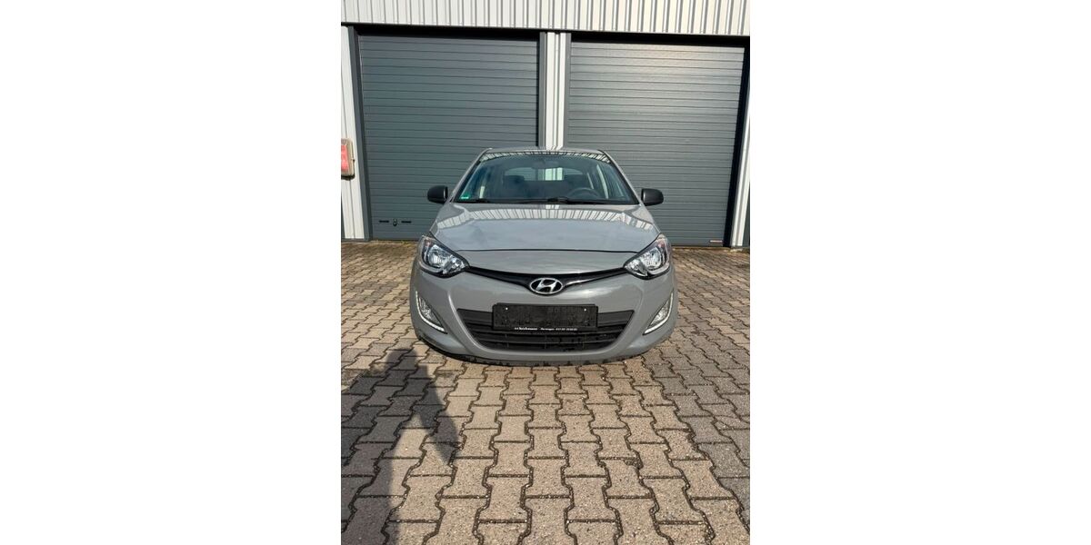Hyundai i20 146.000 km 4.400 &euro; Duisburg 47239