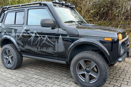 Lada Niva 9.900 km 28.900 &euro; Hagen 58099