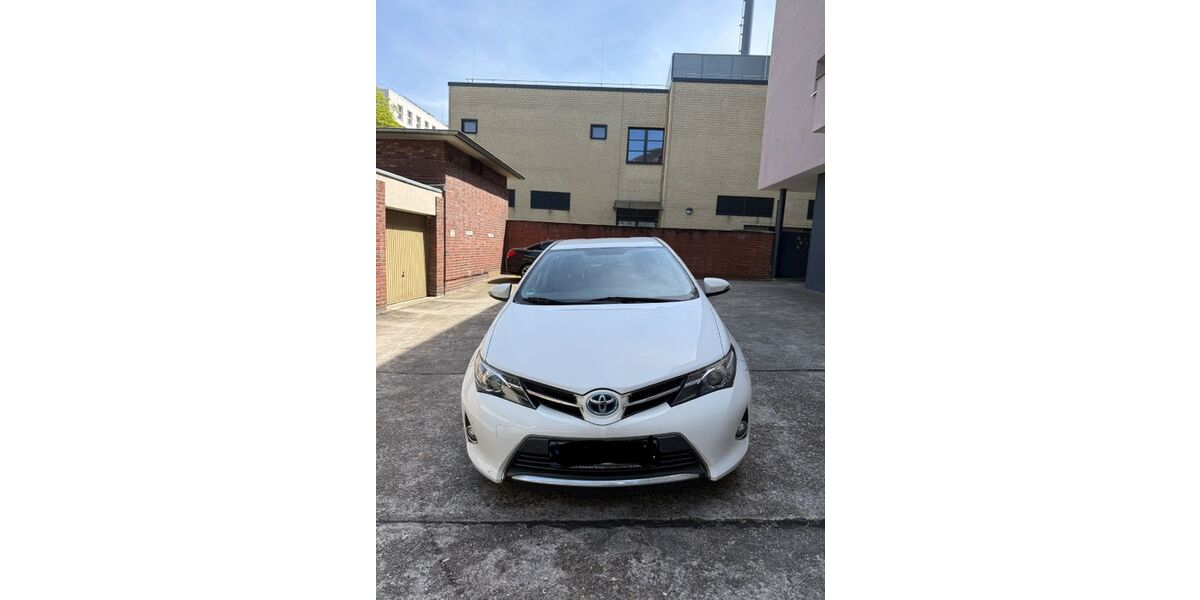 Toyota Auris 107.424 km 11.400 &euro; Dortmund 44139