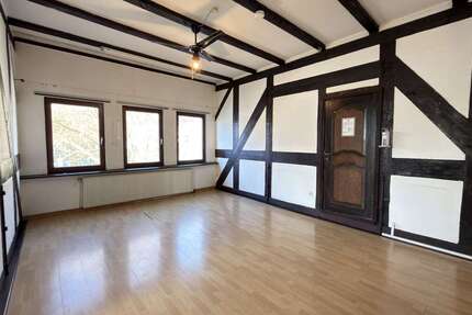 Charmante 2,5-Zimmer-Dachgeschosswohnung in Hattingens Altstadt mit hohen Decken und Komfort - Wohnung Hattingen | Angebot:27365948