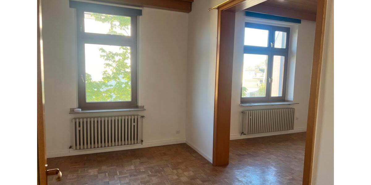 Etagenwohnung Duisburg - 4.5 Zimmer, 110 m&sup2;, 990&euro; | Angebot:26365978