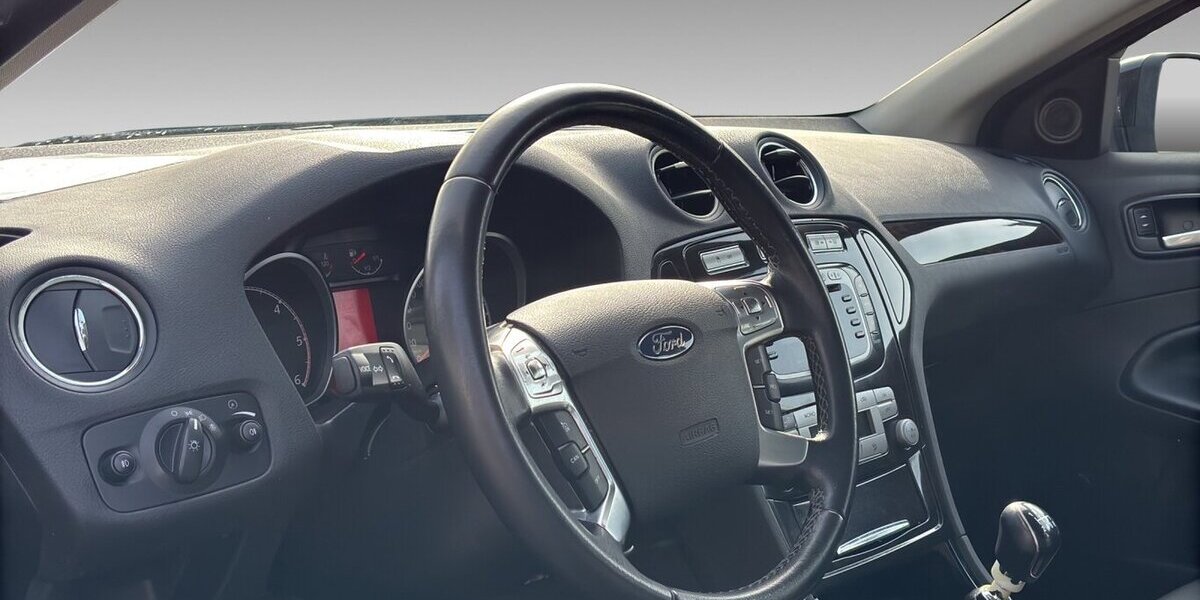 Ford Mondeo Ghia X Klima Tempo Sitzhzg. BI-Xenon AHK 248.720 km 2.500 &euro; Wuppertal 42327