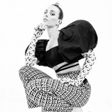 Sophie Auster - Milk for Ulcers Tour 2026 08.05.2026 Musiktheater Piano