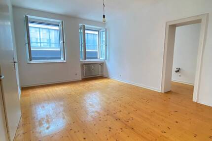 Gewerbeobjekt Bottrop Stadtmitte - 3 Zimmer, 145 m&sup2;, 700&euro; | Angebot:26154181