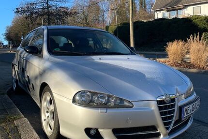 Alfa Romeo 147 128.000 km 3.790 &euro; Velbert 42549