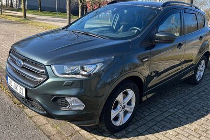 Ford Kuga 113.200 km 17.700 &euro; Duisburg 47228