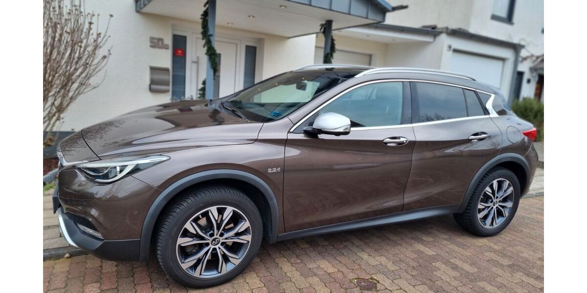 INFINITI QX30 109.200 km 11.500 &euro; Oberhausen 46145
