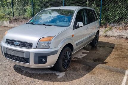 Ford Fusion 139.500 km 1.950 &euro; Wuppertal 42285