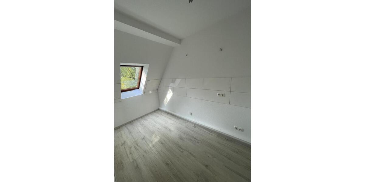 Dachgeschoßwohnung Herne Wanne - 2 Zimmer, 60 m&sup2;, 429&euro; | Angebot:26727938