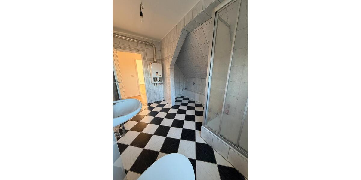 Dachgeschoßwohnung Remscheid Lüttringhausen - 2 Zimmer, 63 m&sup2;, 480&euro; | Angebot:26212295