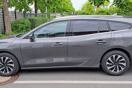 Ford Focus 100.000 km 16.990 &euro; Essen OT Westviertel 45127