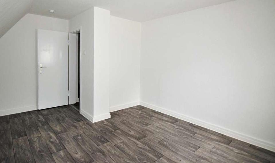 Dachgeschoßwohnung Gelsenkirchen Ückendorf - 3 Zimmer, 75 m&sup2;, 560&euro; | Angebot:26154891