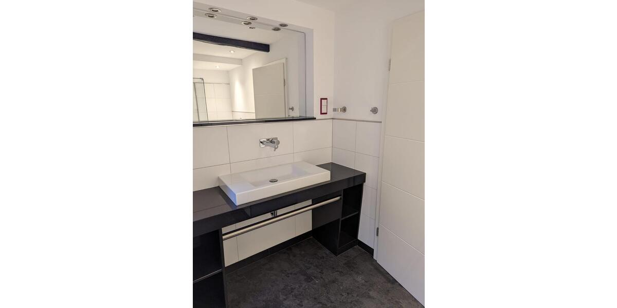 Etagenwohnung Hattingen - 4 Zimmer, 120 m&sup2;, 1.100&euro; | Angebot:26132191