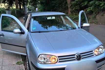 VW Golf 148.300 km 2.300 &euro; Essen 45357