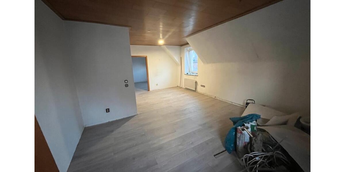Dachgeschoßwohnung Oberhausen Osterfeld - 3.5 Zimmer, 75 m&sup2;, 650&euro; | Angebot:26237035