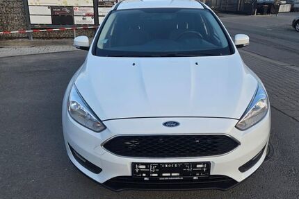 Ford Focus 74.000 km 8.990 &euro; Gelsenkirchen 45884