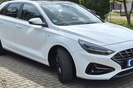 Hyundai i30 45.400 km 19.300 &euro; Wuppertal 42103