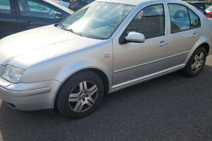 VW Bora 102.395 km 3.999 &euro; Gevelsberg 58285