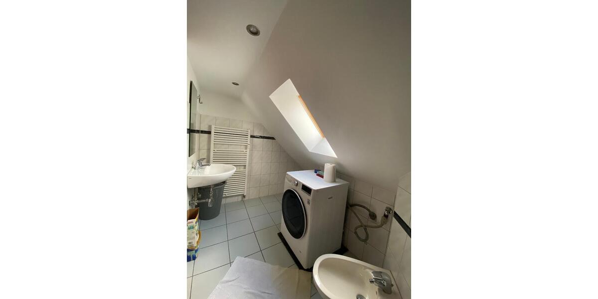 Dachgeschoßwohnung Solingen Mitte - 3 Zimmer, 40 m&sup2;, 470&euro; | Angebot:26186554