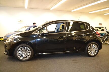 Peugeot 208 101.000 km 9.499 &euro; Mülheim-Speldorf 45478