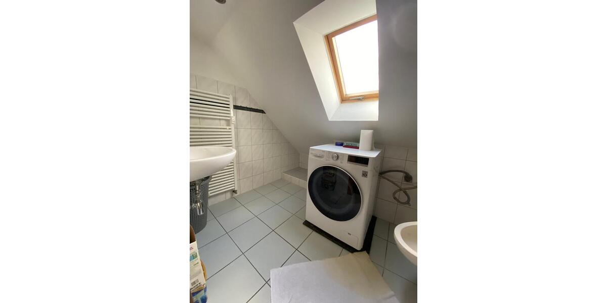 Dachgeschoßwohnung Solingen Mitte - 3 Zimmer, 40 m&sup2;, 470&euro; | Angebot:26186554