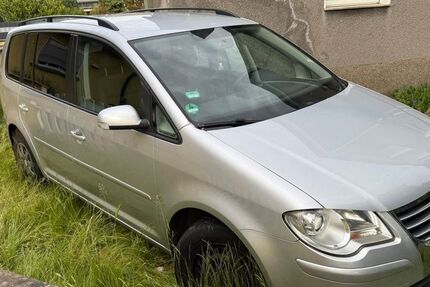 VW Touran 231.000 km 1.750 &euro; Essen 45329