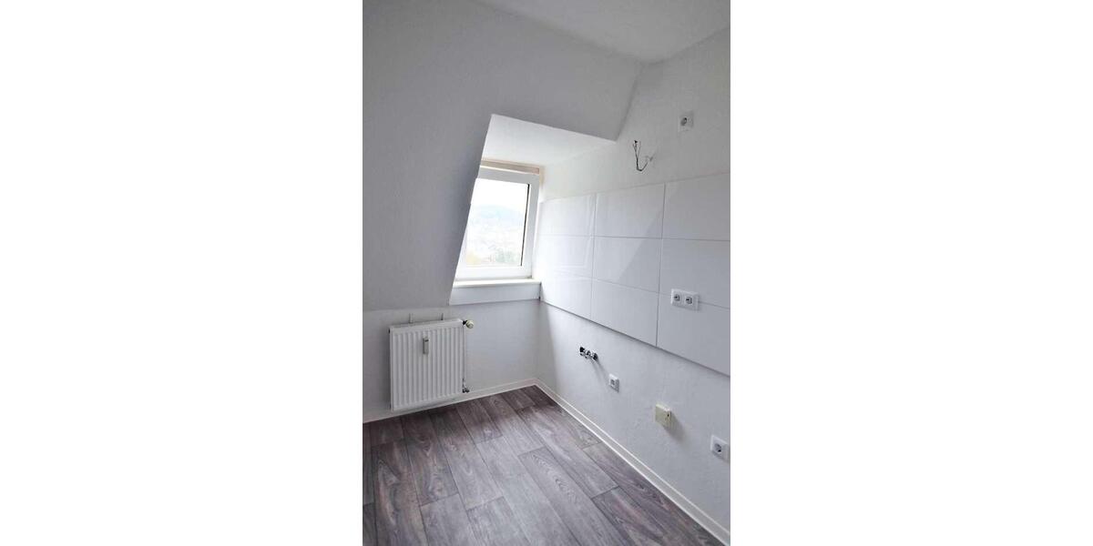 Dachgeschoßwohnung Gelsenkirchen Ückendorf - 3 Zimmer, 75 m&sup2;, 560&euro; | Angebot:26154891