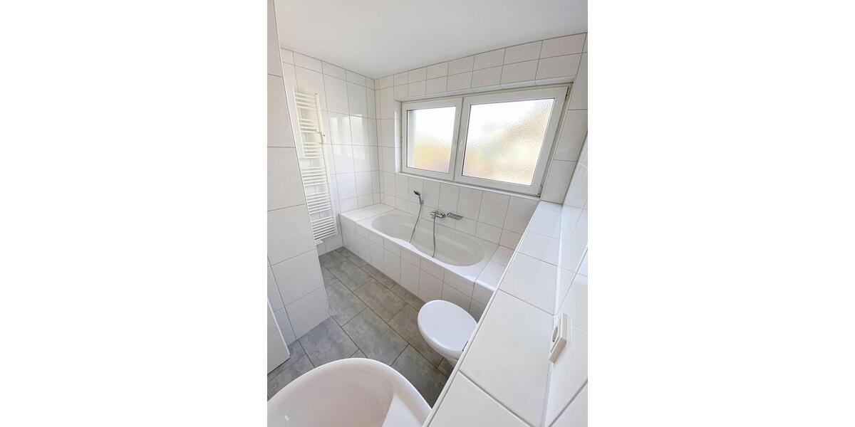 Etagenwohnung Castrop-Rauxel Deinighausen - 4 Zimmer, 93 m&sup2;, 790&euro; | Angebot:26382803