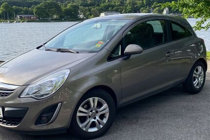 Opel Corsa 182.400 km 2.700 &euro; Essen 45239