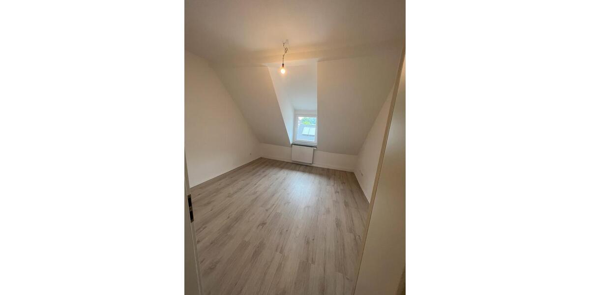 Dachgeschoßwohnung Hagen Dahl - 4 Zimmer, 90 m&sup2;, 950&euro; | Angebot:26356830