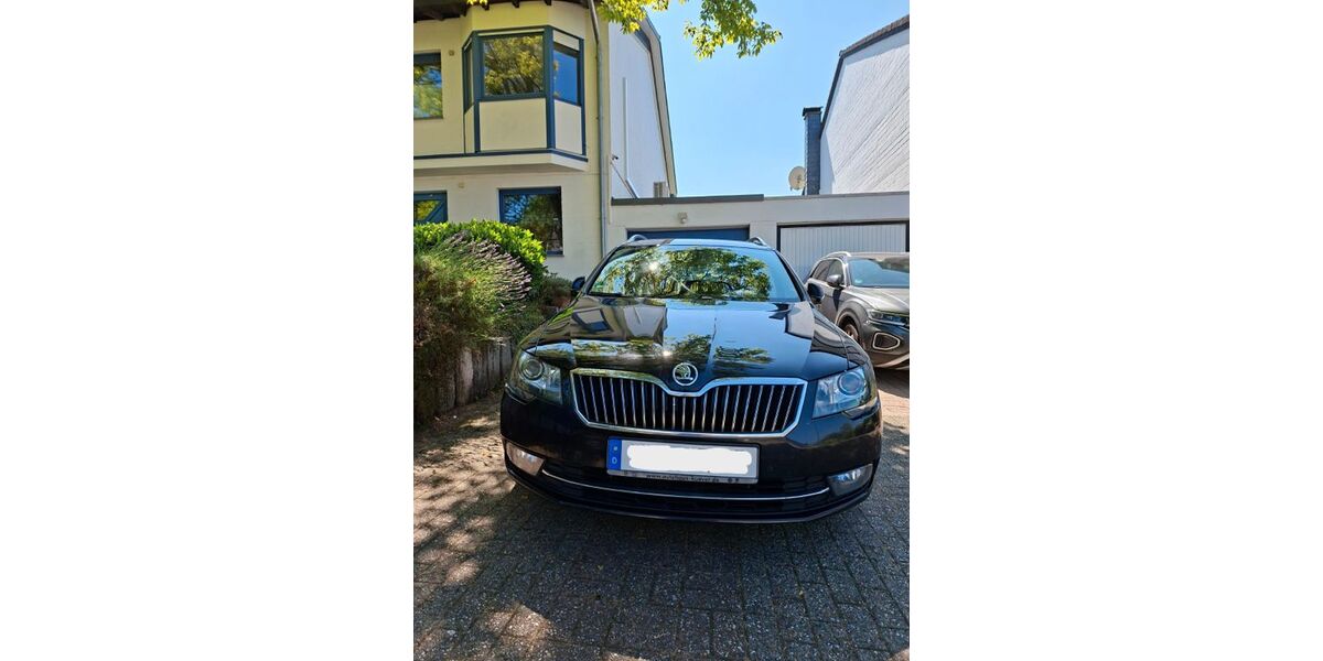 Skoda Superb 204.400 km 8.950 &euro; Haan 42781
