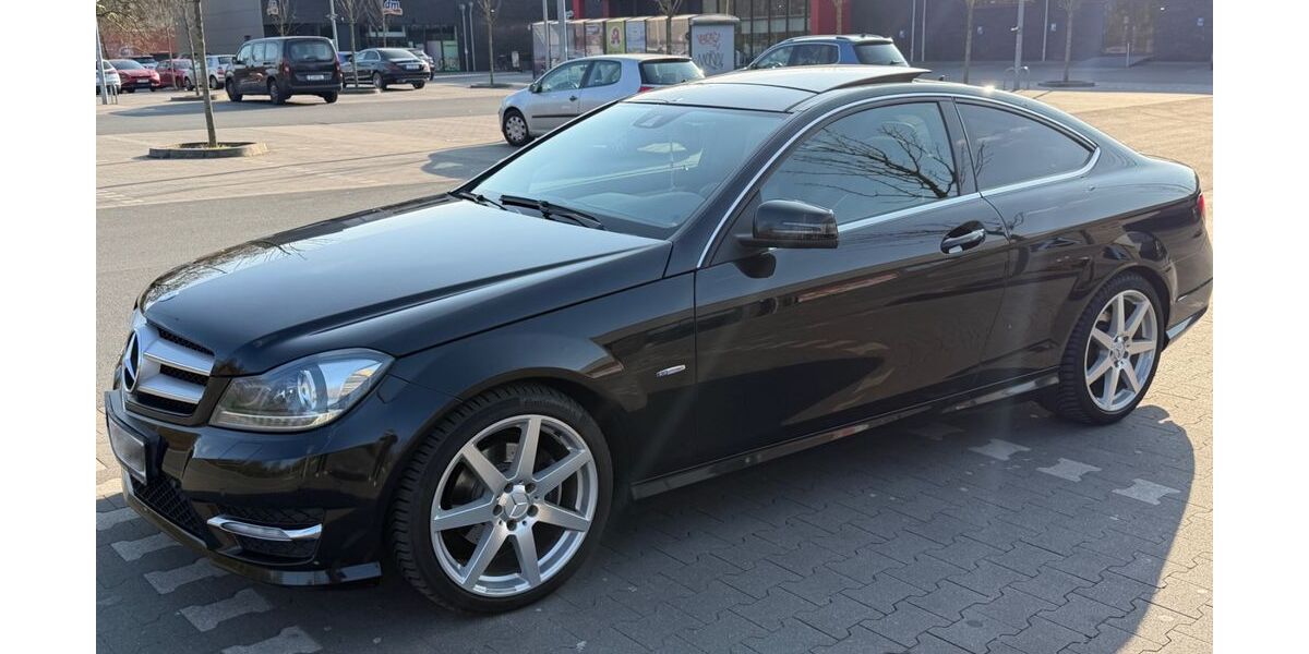 Mercedes-Benz C 250 148.000 km 14.400 &euro; Essen 45141