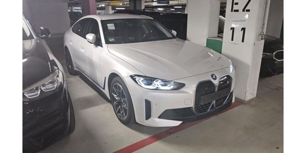 BMW i4 77.108 km 37.880 &euro; Hagen 58091