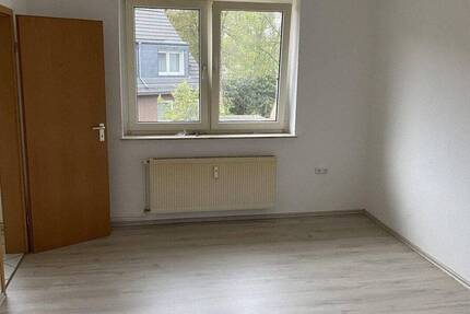 Wohnung Oberhausen Stadtmitte - 3 Zimmer, 60 m&sup2;, 540&euro; | Angebot:26890120