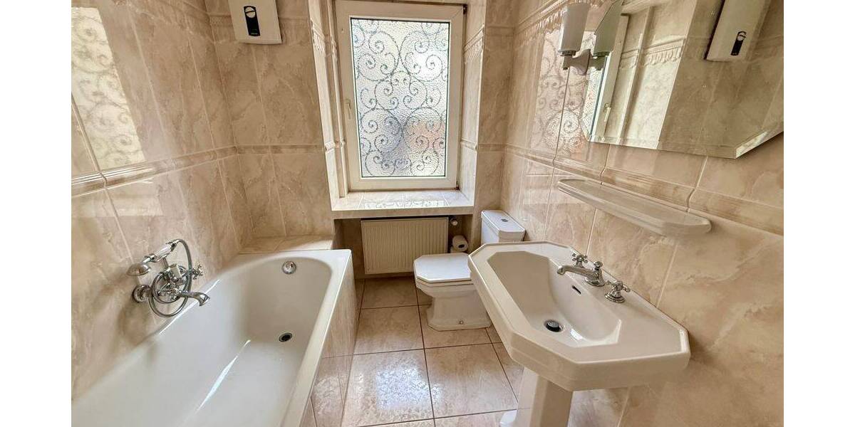 Mehrfamilienhaus, Wohnhaus Bottrop Stadtmitte - 9 Zimmer, 219 m&sup2;, 569.000&euro; | Angebot:26893108