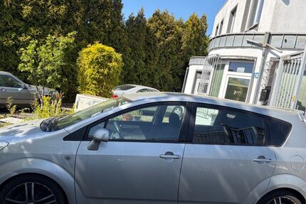 Toyota Corolla Verso 123.000 km 3.490 &euro; Essen 45326