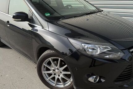 Ford Focus 115.669 km 5.989 &euro; Wuppertal 42285