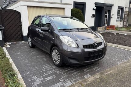 Toyota Yaris 101.000 km 3.500 &euro; Herne 44628