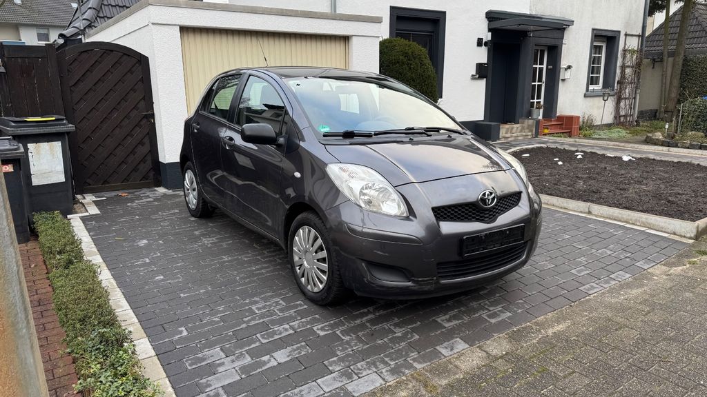 Toyota Yaris 101.000 km 3.650 &euro; Herne 44628