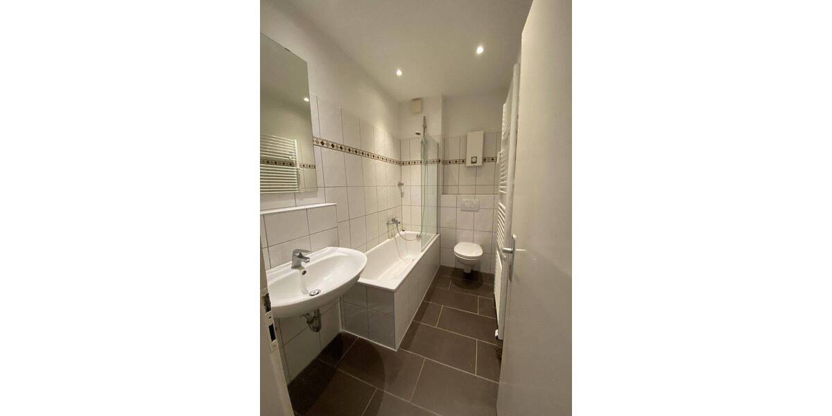 Etagenwohnung Oberhausen Sterkrade-Mitte - 4 Zimmer, 108 m&sup2;, 819&euro; | Angebot:26919396