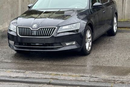 Skoda Superb 143.000 km 12.500 &euro; Remscheid 42857