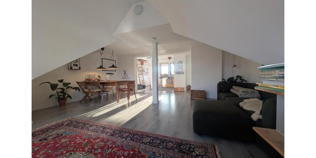 Dachgeschoßwohnung Bochum Günnigfeld - 4 Zimmer, 110 m&sup2;, 1.175&euro; | Angebot:26229036