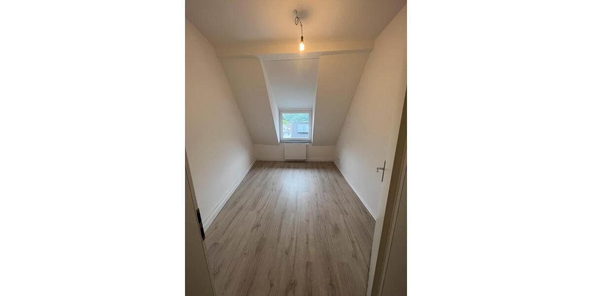 Dachgeschoßwohnung Hagen Dahl - 4 Zimmer, 90 m&sup2;, 950&euro; | Angebot:26356830
